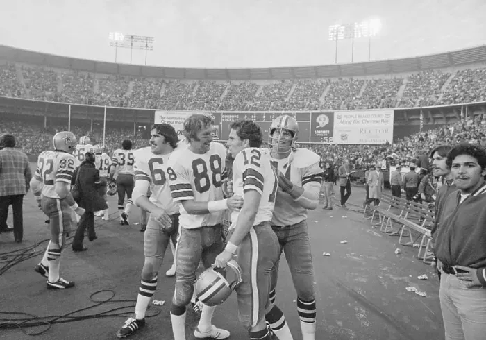 Framed Print : Roger Staubach Congratulates Ron Sellers Framed Print : Roger Staubach Congratulates Ron Sellers