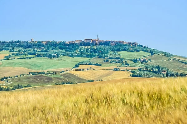 Rolling landscape in Val d Orcia, Tuscany, with Pienza in the background, Italy
