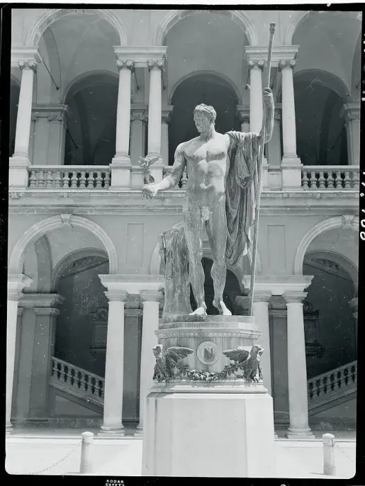 Framed Print : Roman Statue on Display
