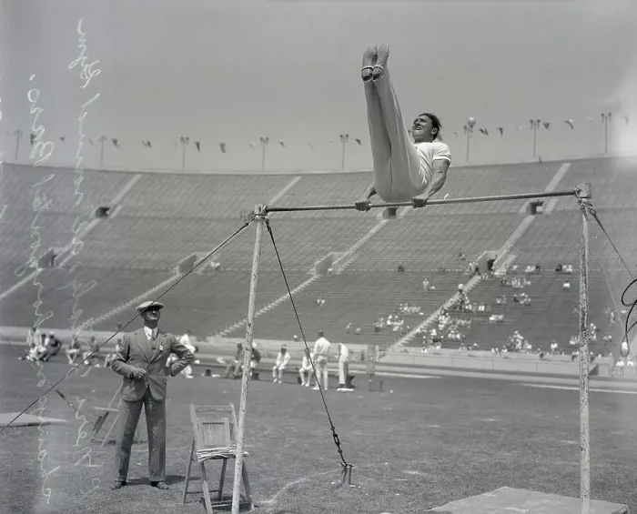 Framed Print : Romero Neri On Horizontal Bars