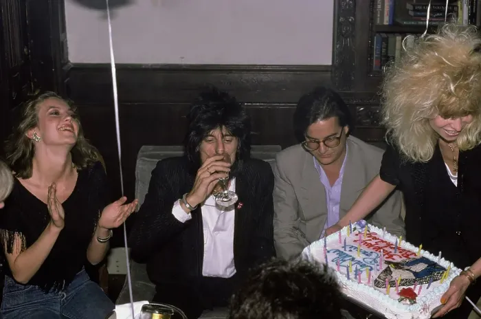 Framed Print : Ron And Jo Wood Attend Mick Jagger's 42nd Birthday Party Framed Print : Ron And Jo Wood Attend Mick Jagger's 42nd Birthday Party