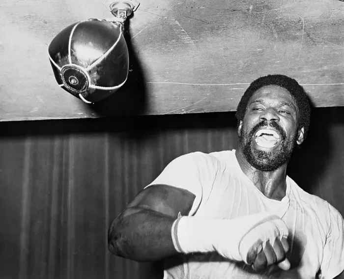 Framed Print : Ron Lyle. Heavyweight figther training on the light bag. Framed Print : Ron Lyle. Heavyweight figther training on the light bag.