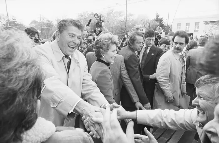 Framed Print : Ronald and Nancy Reagan with Crowd Framed Print : Ronald and Nancy Reagan with Crowd