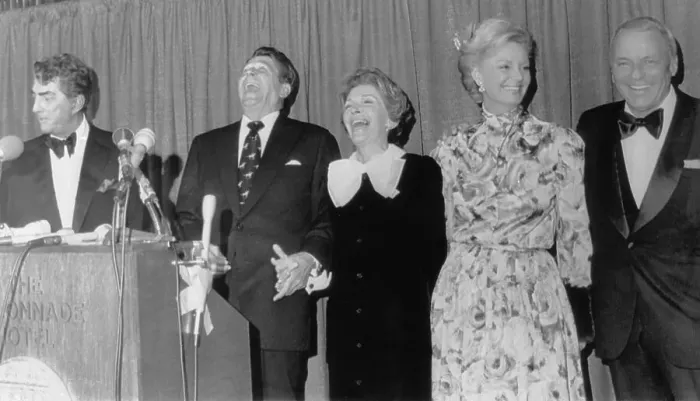 Framed Print : Ronald and Nancy Reagan Laughing with Colleagues Framed Print : Ronald and Nancy Reagan Laughing with Colleagues