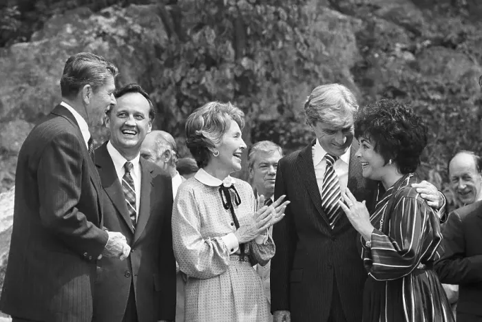 Framed Print : Ronald and Nancy Reagan Meeting New Friends Framed Print : Ronald and Nancy Reagan Meeting New Friends