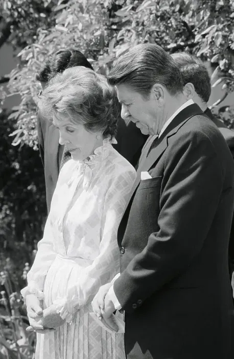 Framed Print : Ronald and Nancy Reagan During Prayer Framed Print : Ronald and Nancy Reagan During Prayer