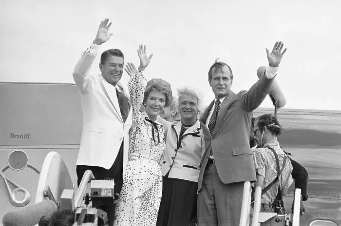 Framed Print : Ronald and Nancy Reagan Waving with George and Barbara Bush Framed Print : Ronald and Nancy Reagan Waving with George and Barbara Bush