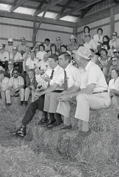 Framed Print : Ronald Reagan with Agriculturist and Farmers