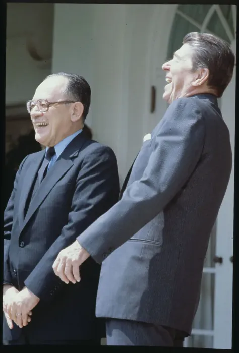 Framed Print : Ronald Reagan and Alvaro Magana Enjoying a Joke Framed Print : Ronald Reagan and Alvaro Magana Enjoying a Joke