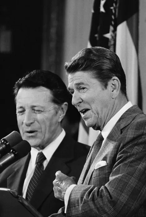 Framed Print : Ronald Reagan and Caspar Weinberger at Podium Framed Print : Ronald Reagan and Caspar Weinberger at Podium