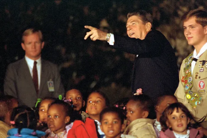 Framed Print : Ronald Reagan and Crowd of Children Framed Print : Ronald Reagan and Crowd of Children