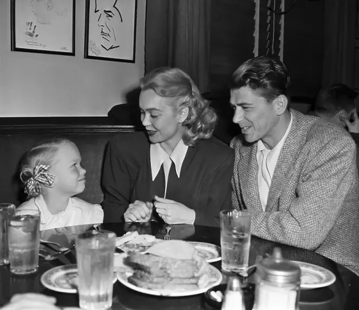 Framed Print : Ronald Reagan with Jane Wyman and Daughter Framed Print : Ronald Reagan with Jane Wyman and Daughter