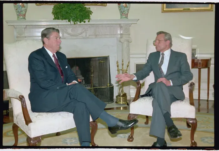 Framed Print : Ronald Reagan Meeting with Frank Carlucci Framed Print : Ronald Reagan Meeting with Frank Carlucci