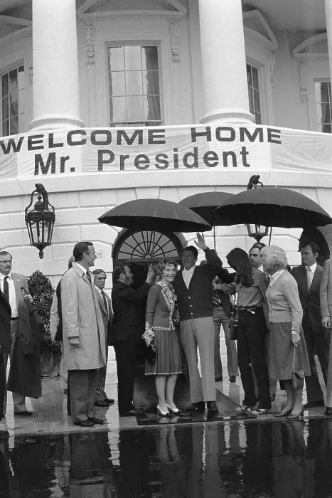 Framed Print : Ronald Reagan Returning to White House