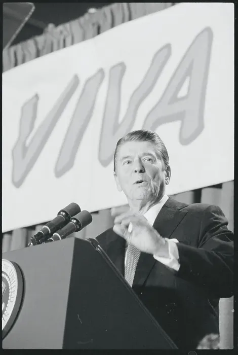 Framed Print : Ronald Reagan Speaking at Banquet Framed Print : Ronald Reagan Speaking at Banquet