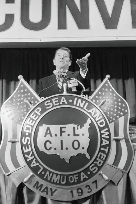 Framed Print : Ronald Reagan Speaking at Podium Framed Print : Ronald Reagan Speaking at Podium