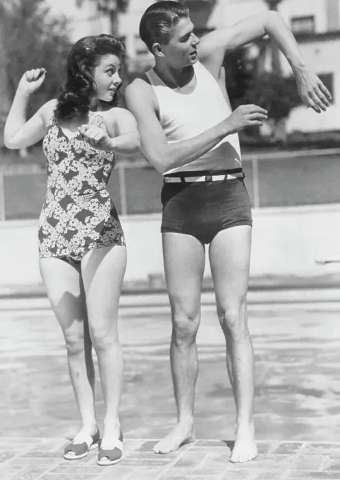 Framed Print : Ronald Reagan and Susan Hayward Posing Framed Print : Ronald Reagan and Susan Hayward Posing