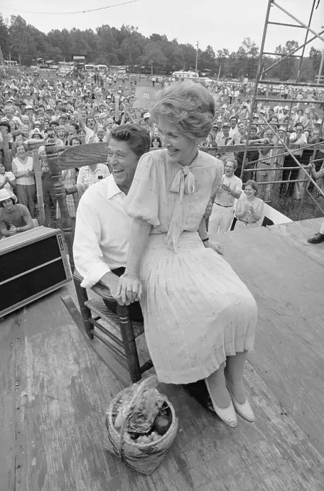 Framed Print : Ronald Reagan and Wife Nancy Framed Print : Ronald Reagan and Wife Nancy