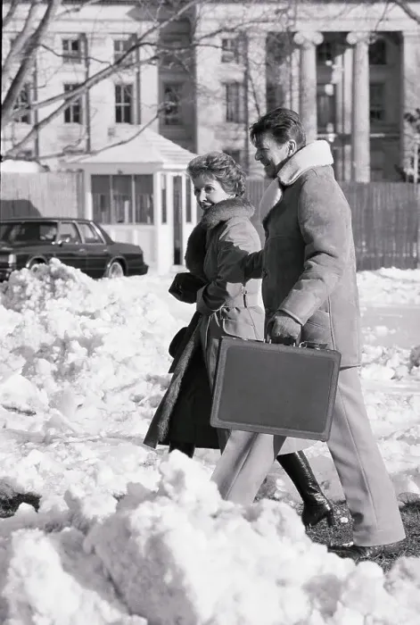 Framed Print : Ronald Reagan and Wife Returning to Washington Framed Print : Ronald Reagan and Wife Returning to Washington