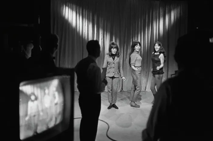 Framed Print : The Ronettes Framed Print : The Ronettes