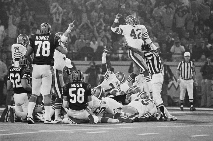 Framed Print : Ronnie Lott Cheering During Super Bowl XVI Framed Print : Ronnie Lott Cheering During Super Bowl XVI
