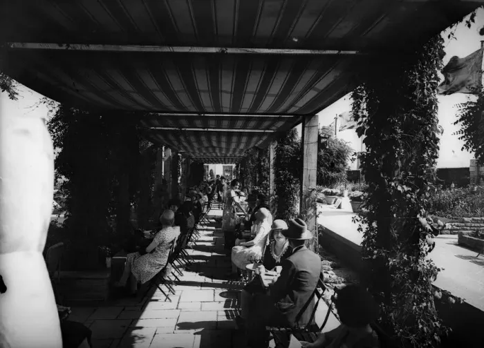 Framed Print : Roofgarden Restaurant