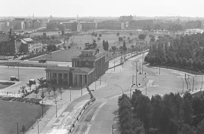 Framed Print : Rooftop View Of Brandenburg Gate & Wall Framed Print : Rooftop View Of Brandenburg Gate & Wall