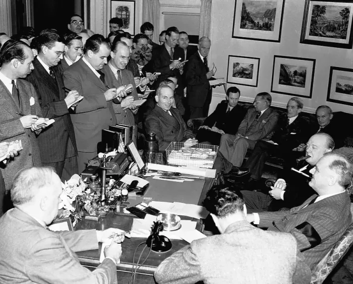 Framed Print : Roosevelt and Churchill in Press Conference Framed Print : Roosevelt and Churchill in Press Conference