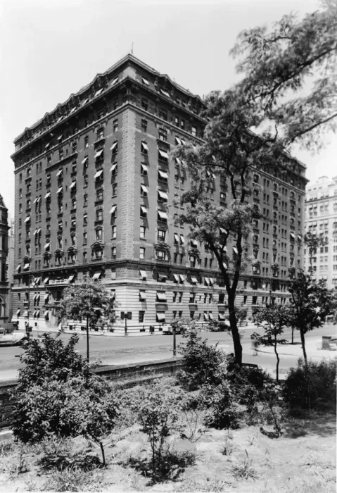 Framed Print : Rossleigh Court And Orwell House, New York City Framed Print : Rossleigh Court And Orwell House, New York City