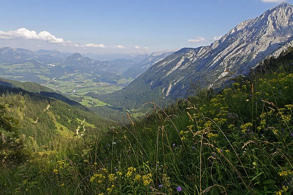 Route to Purtscheller House on Hohen Goll Mountain, with Dachstein Mountain and the Salzach Valley, Berchtesgadener Land district, Upper Bavaria, Bavaria, Germany