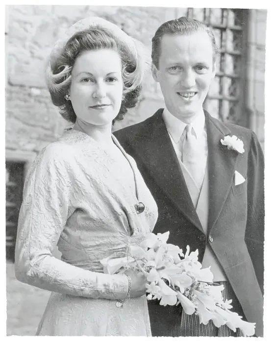 Framed Print : Royal Couple Posing at Their Reception Framed Print : Royal Couple Posing at Their Reception