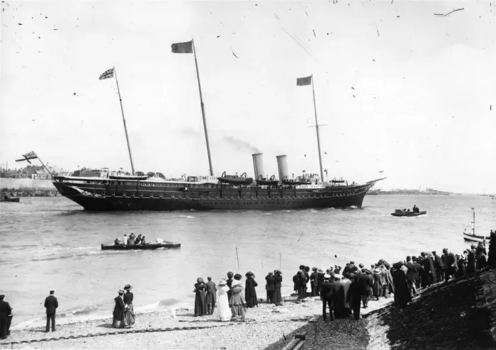 Framed Print : Royal Yacht Arrives
