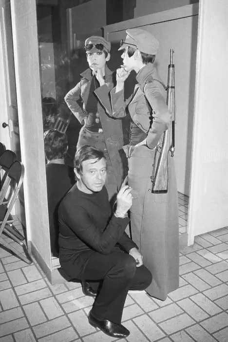 Framed Print : Rudi Gernreich Kneels, Model Looks In Mirror Framed Print : Rudi Gernreich Kneels, Model Looks In Mirror