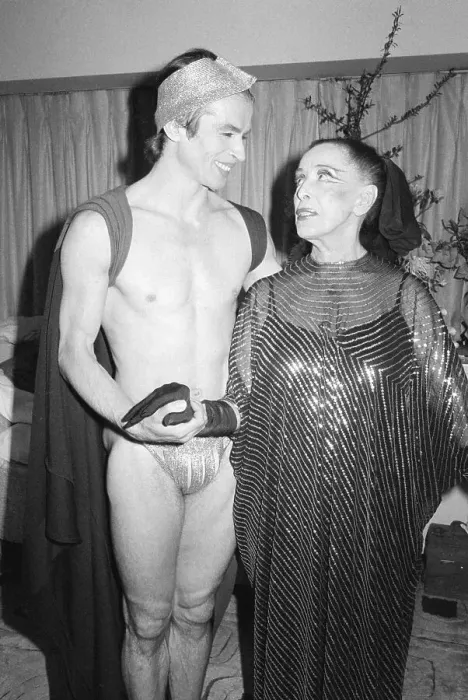 Framed Print : Rudolf Nureyev Standing with Martha Graham Framed Print : Rudolf Nureyev Standing with Martha Graham