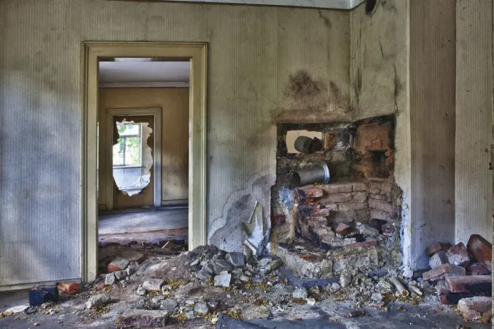 Framed Print : Ruined house before demolition, Laupheim, Baden-Wuerttemberg, Germany, Europe Framed Print : Ruined house before demolition, Laupheim, Baden-Wuerttemberg, Germany, Europe
