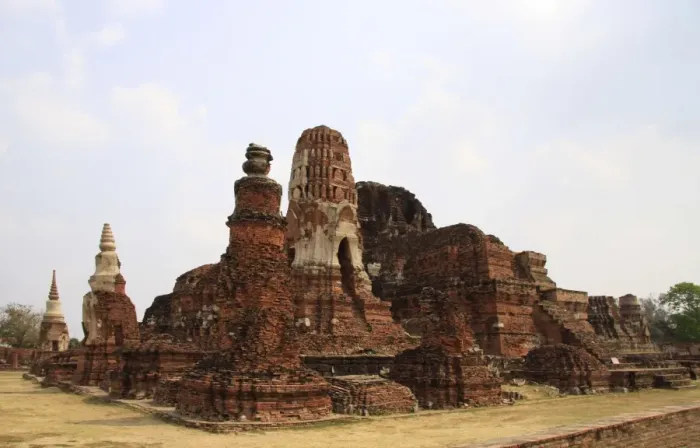 Framed Print : Ruins of Ayutthaya Wat Mahathat Framed Print : Ruins of Ayutthaya Wat Mahathat