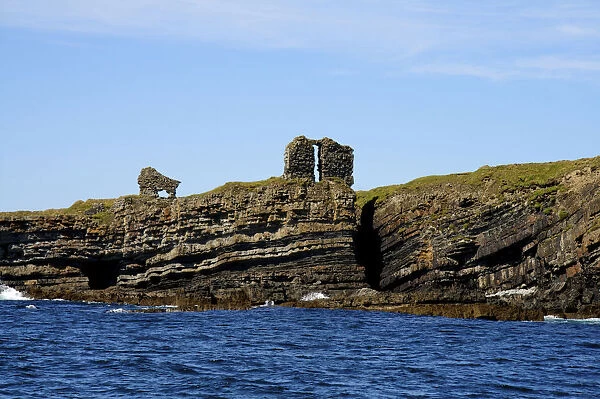 Ruins of a Chieftain castle on the Irish coast