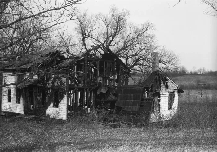 Framed Print : Ruins of farmhouse Framed Print : Ruins of farmhouse