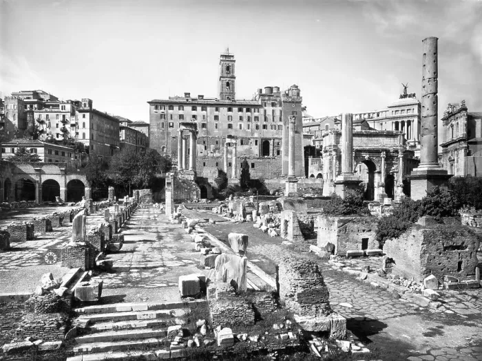 Framed Print : Ruins of the Forum in Rome / Pillars