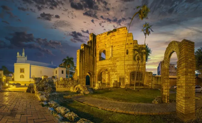 Framed Print : Ruins of the hospital San Nicolas de Bari illuminated at dawn, Santo Domingo Framed Print : Ruins of the hospital San Nicolas de Bari illuminated at dawn, Santo Domingo