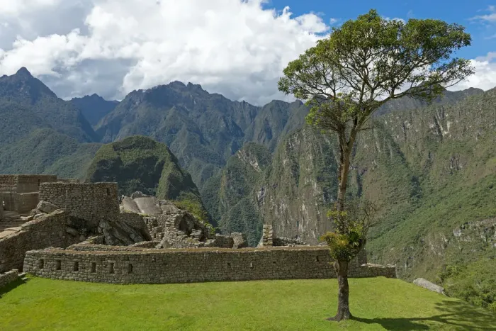 Framed Print : Ruins of Machu Picchu, UNESCO World Heritage Site, Peru Framed Print : Ruins of Machu Picchu, UNESCO World Heritage Site, Peru