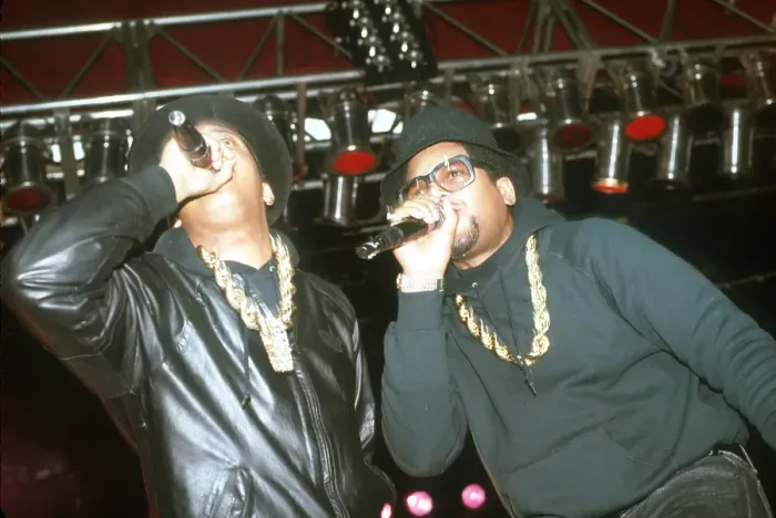 Framed Print : Run-DMC. American hip hop band Run-DMC, circa 1985 Framed Print : Run-DMC. American hip hop band Run-DMC, circa 1985
