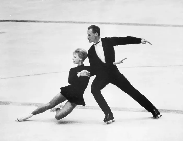 Framed Print : Russian Figure Skating Pair in Olympics Framed Print : Russian Figure Skating Pair in Olympics