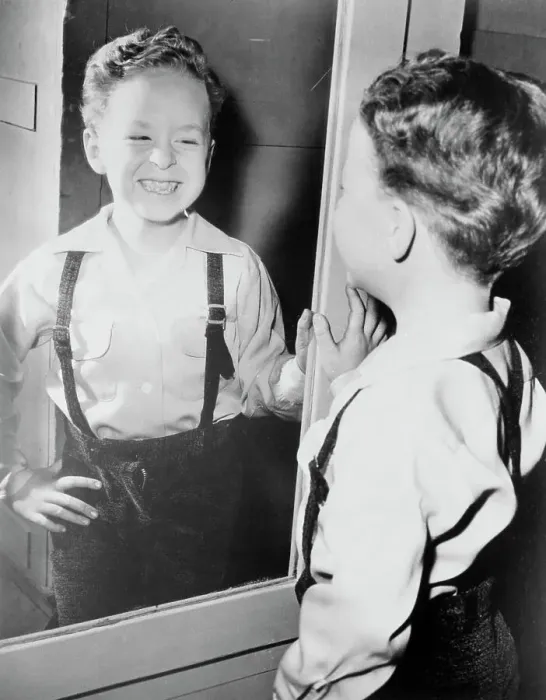 Framed Print : Rusty Hamer Looking in Mirror