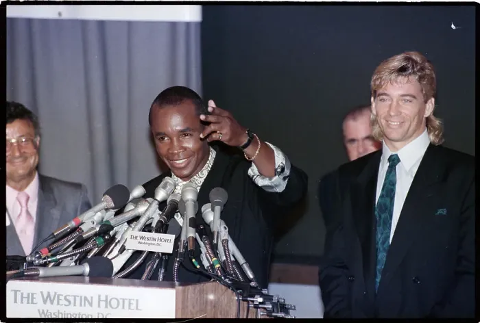 Framed Print : S. Ray Leonard @ Press Conf W / D. Lalonde Framed Print : S. Ray Leonard @ Press Conf W / D. Lalonde