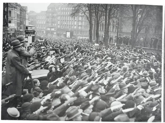 Framed Print : Saarlanders Greeting American Saar Voters Framed Print : Saarlanders Greeting American Saar Voters