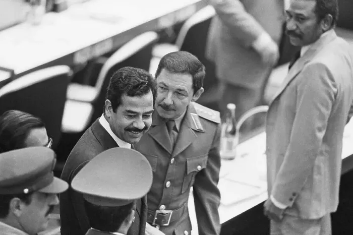 Framed Print : Saddam Hussein with Raul Castro Framed Print : Saddam Hussein with Raul Castro
