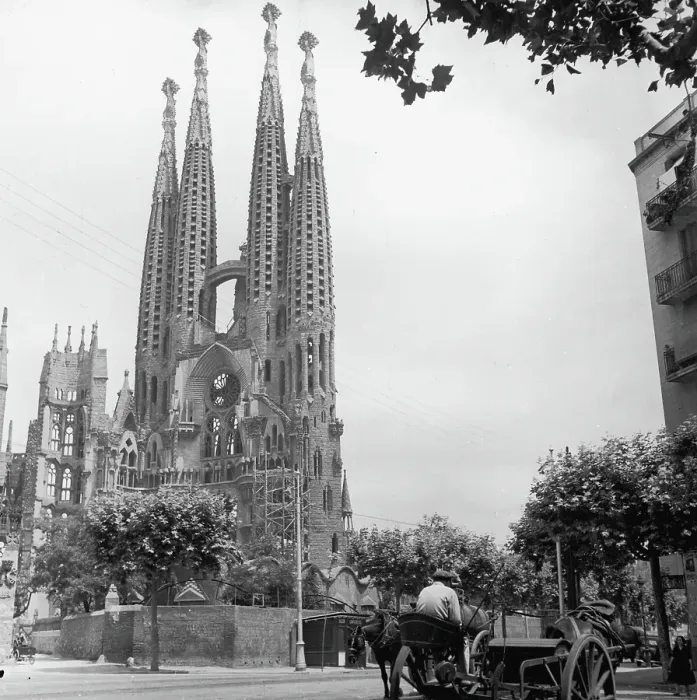 Framed Print : Sagrada Familia Framed Print : Sagrada Familia