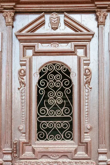 Framed Print : Sagua La Grande, Cuba, beautiful complex woodwork in colonial door Framed Print : Sagua La Grande, Cuba, beautiful complex woodwork in colonial door