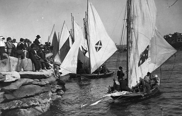 Sailboats. October 1910: Yachts setting sail. (Photo by F J Mortimer / Getty Images)